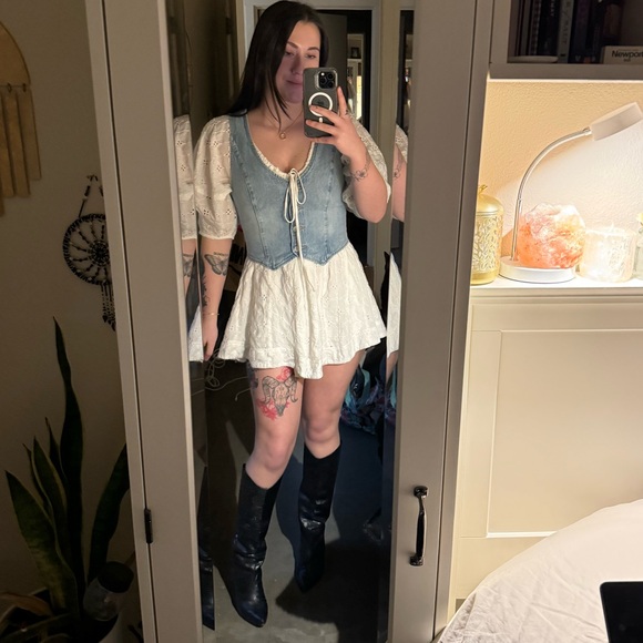 Meet your Posher, Olivia - Picture 1 of 1